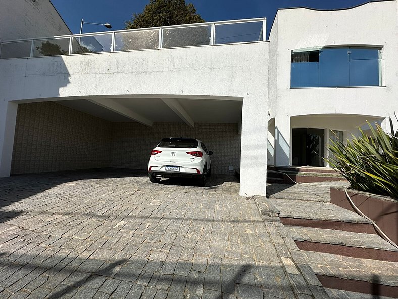 Casa Blanca mansion in São Roque with 5 parking